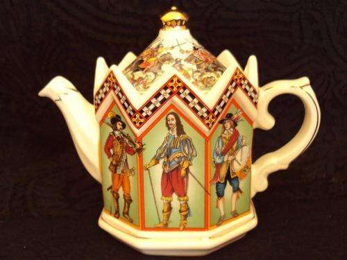 SADLERS CIVIL WAR TEAPOT